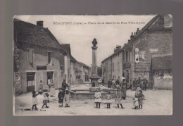 CPA - 39 - Beaufort - Place De La Mairie Et Rue Principale - Animée - Circulée En 1948 - Beaufort