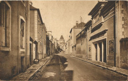 8831 CPA Evron - Rue Des Prés - Evron