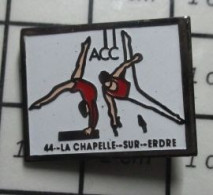 816c Pin's Pins / Beau Et Rare / SPORTS / GYMNASTIQUE FEMININE POUTRE MASCULINE ANNEAUX LA CHAPELLE SUR ERDRE - Ginnastica