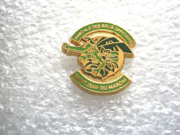 RARE ANCIEN PINS DE L'AMICALE DES SOUS OFFICIERS DE ST JEAN DU MARONI GUYANE Y.DELSART NEUF - Army