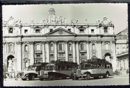 Thèmes - CPSM 90 X 138 - Année 60 - Départ Des Autocars Devant La Basilique St Pierre De Rome - TB. - Busse & Reisebusse