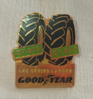 PINS PIN GOODYEAR Pneu Les Séries Larges DT 810 820 Pneumatiques - Autres & Non Classés