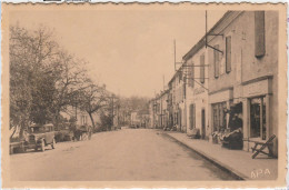81) SAINT  PAUL CAP DE JOUX - TARN - AVENUE DE CASTRES ET MAGASINS MODERNES - AUTOMOBILE - CARRIOLE A CHEVAL -  2 SCANS - Saint Paul Cap De Joux