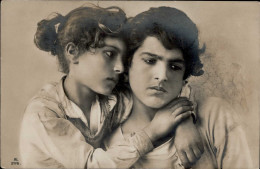 Fotographie GLOEDEN, WILHELM VON Two Children I-II - Fotografía