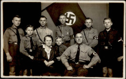 WK II Nationalsozialistische Familie Mit Hitlerjungen I-II - War 1939-45