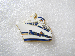 PIN'S   BATEAU  BRITTANY FERRIES     Zamak PICHARD - Boten