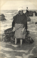 CPA Type De Mouliere Femme Folklore - Fischerei
