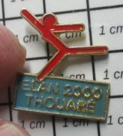 SP04 Pin's Pins / Beau Et Rare / SPORTS / GYMNASTIQUE CLUB ELAN 2000 THOUARé - Ginnastica