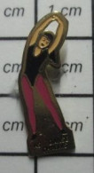 SP04 Pin's Pins / Beau Et Rare / SPORTS / CLUB AS DANSE DE ILLISIBLE - Ginnastica