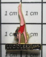 SP04 Pin's Pins / Beau Et Rare / SPORTS / CLUB GYMNASTIQUE FEMININE LES LUCIOLES DE LYON - Ginnastica