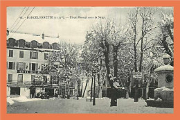 A335 / 599 04 - BARCELONNETTE - Place Manuel Sous La Neige - Barcelonnette
