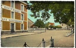 RUFFEC (16) Place De La Gare (Hôtel D'Espagne), Ed. Arlix, Cpsm Pf - Ruffec