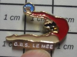SP05 Pin's Pins / Beau Et Rare / SPORTS / GYMNASTIQUE FEMININE GRS LE MEE CLUB - Ginnastica