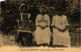 PC NEW HEBRIDES, PACIFIC, FEMMES INDIGÉNES, Vintage Postcard (b19199) - Vanuatu