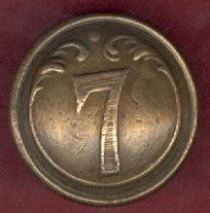 ** BOUTON  N° 7  G. M. ** - Buttons