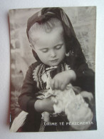 CARTOLINA ALBANIA CON BAMBINA URIME TE PERZEMERTA "AUGURI CORDIALI" 1942 3 - Albania