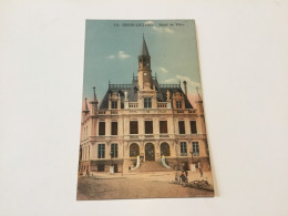 HENIN-BEAUMONT  Hôtel De Ville Avec Cyclistes TBE - Henin-Beaumont