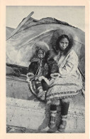 ESQUIMAU USA ALASKA Barrow Utqiagvik Denbigh Détroit De Behring Jeune Fille Et Bébé Canada Eskimo 35 OO 0932 - Fairbanks