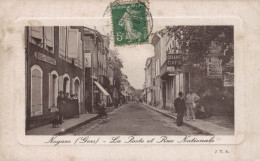 32 NOGARO LA POSTE ET RUE NATIONALE CPA BON ETAT - Nogaro