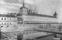 Delcampe - ESPAGNE - Madrid - El Escorial - Bâtiment - Dome - Flèche - Pont - Arches - Canal - Promenade - Animé - Carte Postale - Madrid