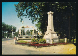 CPSM / CPM 10.5 X 15 Landes AIRE-S/-ADOUR   Monument Aux Morts - Aire
