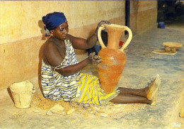 1 AK Tschad / République Du Tchad * Fabrication Des Poteries - The Potter's Craft - Das Töpferhandwerk * - Tschad