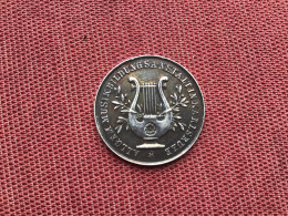 ALLEMAGNE Superbe Médaille En Argent Karlsruhe 1866 Diamètre 24,5 Mm - Other & Unclassified