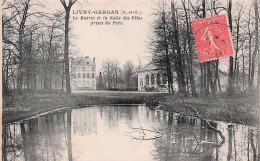 Dép 93 - Livry Gargan - La Mairie Et La Salle Des Fêtes Prise Du Parc - état - Livry Gargan