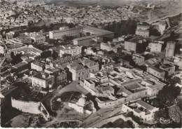 ALGERIE. MOSTAGANEM (ORAN). CPA. VUE AERIENNE DE LA VILLE. L'HOPITAL LE MARABOUT.  ANNÉES 50 - Mostaganem
