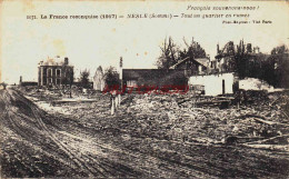 CPA NESLE - SOMME - GUERRE 1914 - 18 - UN QUARTIER EN RUINES - Nesle