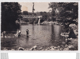 L24-23) BOURGANEUF - CREUSE - BAIGNADE ET PONT DU MONTALESCOT -  ( 2 SCANS ) - Bourganeuf