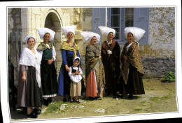 CPM L'Estran Saintongeais Groupe Folkiorique Ethnographique Foklore Femmes Coiffe - Music