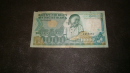 MADAGASCAR 10.000 FRANCS 1988 -94 - Madagascar