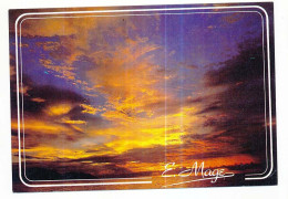 CPSM / CPM 10.5 X 15 "Regard Sur Le Littoral De La Mer Du Nord Et De La Manche"  Coucher De Soleil Dans Les Nuages - Nord-Pas-de-Calais