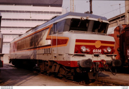 Photo Diapo Diapositive Slide TRAIN Locomotive Electrique SNCF CC 6556 Le 16/02/1994 VOIR ZOOM - Diapositives (slides)