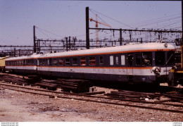 Photo Diapo Diapositive Slide TRAIN Autorail X 2700 De La Direction De L'Equipement SNCF Le 13/05/1992 VOIR ZOOM - Diapositives (slides)