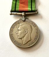 ORIGINAL FULL-SIZE WW2 DEFENCE MEDAL, BRITISH MILITARY & HOME FRONT AWARD - United Kingdom
