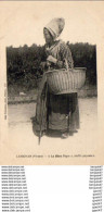 D86  LUSIGNAN  La Mère Pique ... Vieille Paysanne  ......... état TB - Lusignan