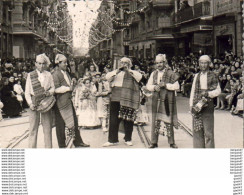 SEVILLA  Trajes Tipicos Regionales - Sevilla