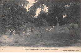 EPONE - " L'Avenir Social " - Dans Le Parc - Le Fenaison - Très Bon état - Epone