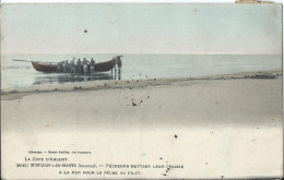 [40] Landes > Mimizan Pecheurs Mettant Leur Pinasse A La Mer Pour La Peche Au Filet - Mimizan Plage