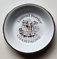 COUPELLE CHAMPAGNE LAURENT PERRIER NE BUVEZ JAMAIS D'EAU TBE - Alcohols