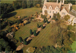 Angleterre - Cirencester - The Yew Tree Walk Surrounded By Ornamental Borders At Barnsley House Garden Near Cirencester - Altri & Non Classificati