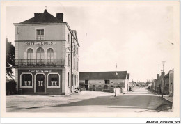 AX-BFP1-0989-72 - CONLIE - Hôtel De L'Ouest Et Avenue De La Gare - Conlie