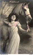 GUDRUN  HILDEBRANDT Avec Son Cheval - Berühmt Frauen