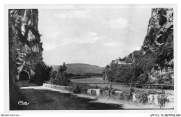 APTP11-0833-73 - YENNE - Gorges Du Rhone - Sortie Du Défilé De Pierre-Chatel - Yenne