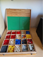 Grand Coffre En Bois LEGO Original - Années 1970 - Rempli De Très Nombreuses Pièces Diverses - Lots