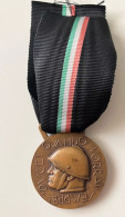 MEDAGLIA MVSN 220º DIVISIONE CC.NN A.O.I.  DIVISIONE TEVERE 1937 INCISORE  PAPI - Italy