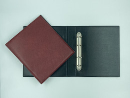 CLASSEUR ALBUM RELIURE - BORDEAUX - POUR FEUILLES NUMISMATIQUES A TIRETTE - Materiale