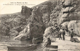 Delcampe - FRANCE -  La Pointe Du Raz - Le Port De Bestrée - Le Refuge Des Barques Des Pêcheurs - Carte Postale Ancienne - La Pointe Du Raz